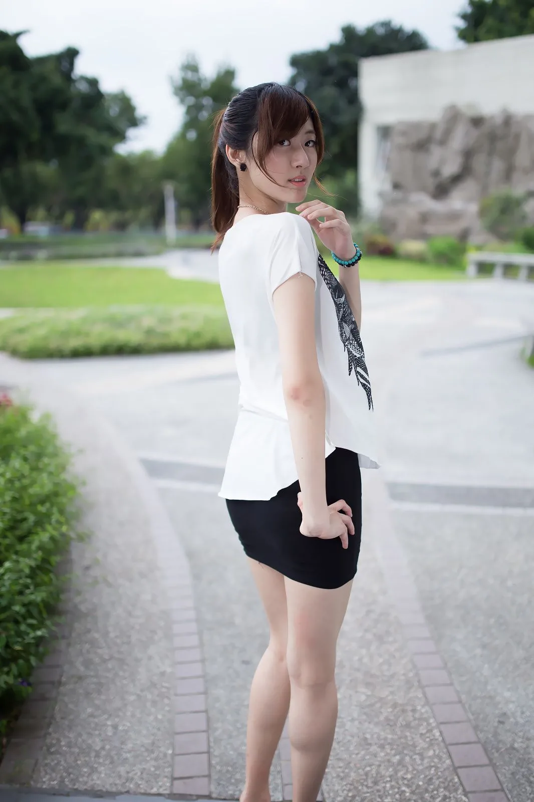 [Tập đặc biệt của Beautyleg] Nữ hoàng Queena - Buổi chụp ảnh tại công viên - 27