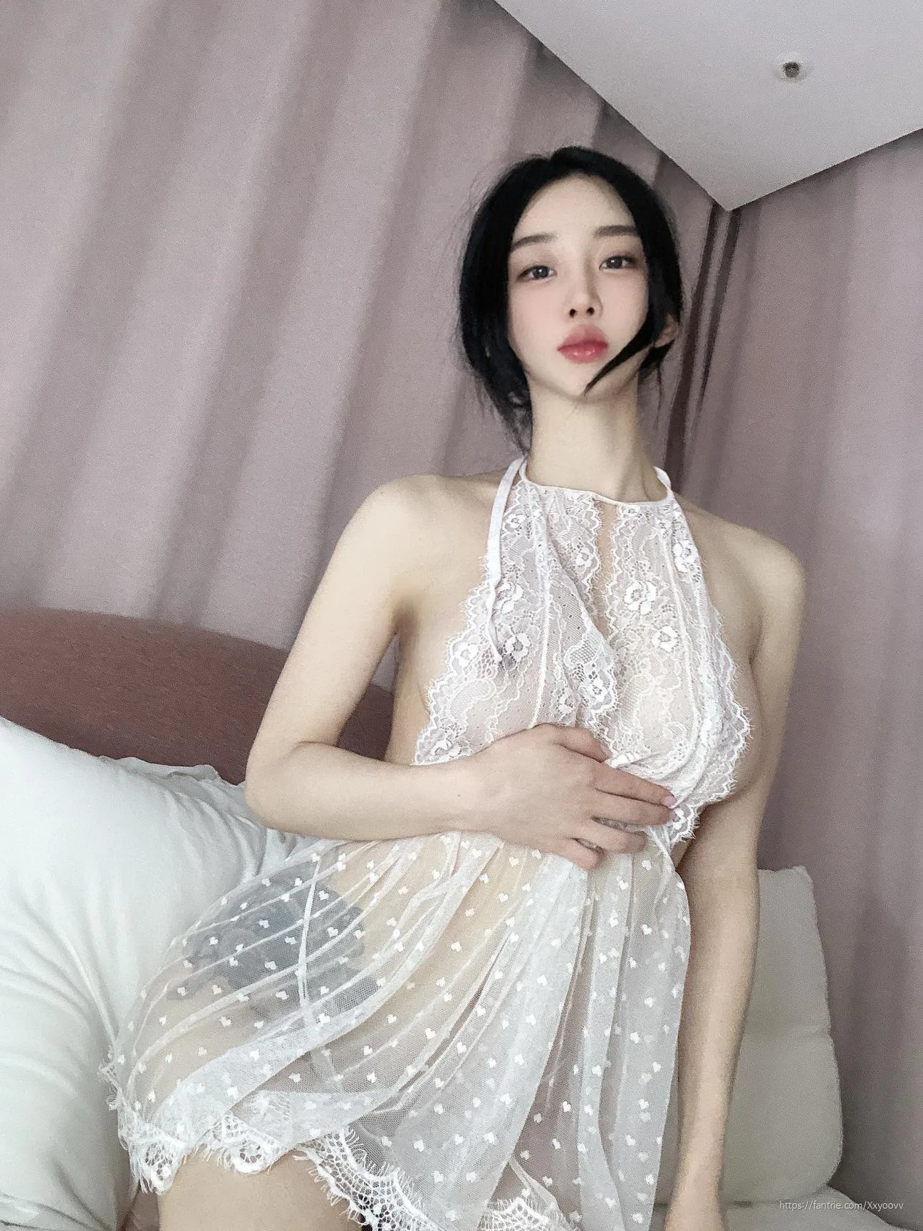 [Phòng riêng] Phòng riêng - Phòng riêng: Một căn phòng riêng tư êm ái và dịu dàng, nơi vẻ đẹp của một cô gái trẻ hiện lên trong ánh mắt của một người phụ nữ trưởng thành. - 39